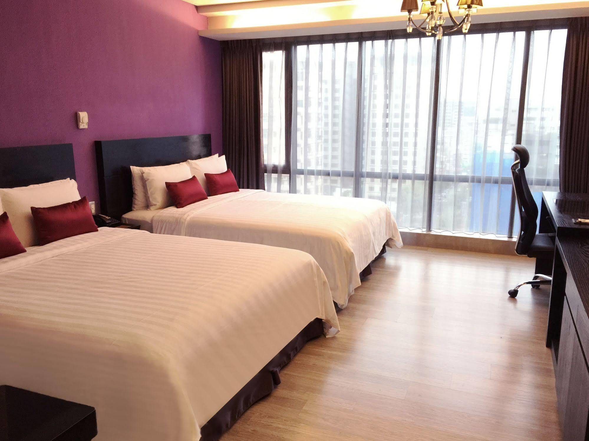 FX Hotel Taipei Nanjing East Road Branch Bagian luar foto