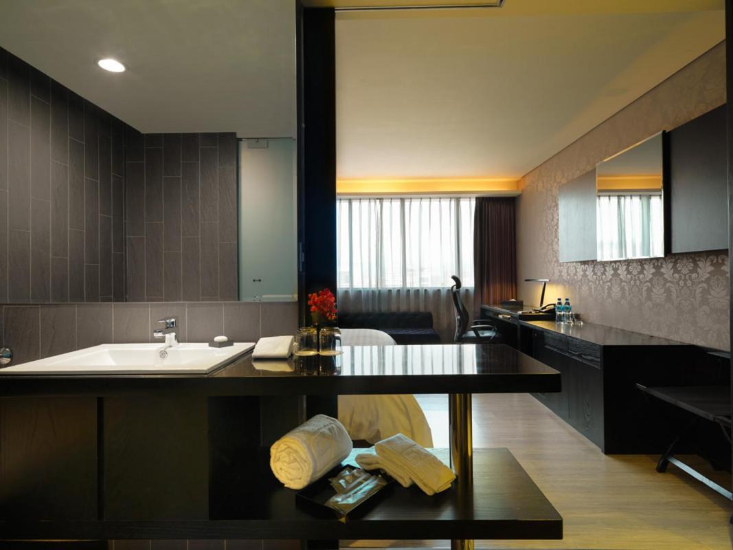 FX Hotel Taipei Nanjing East Road Branch Bagian luar foto